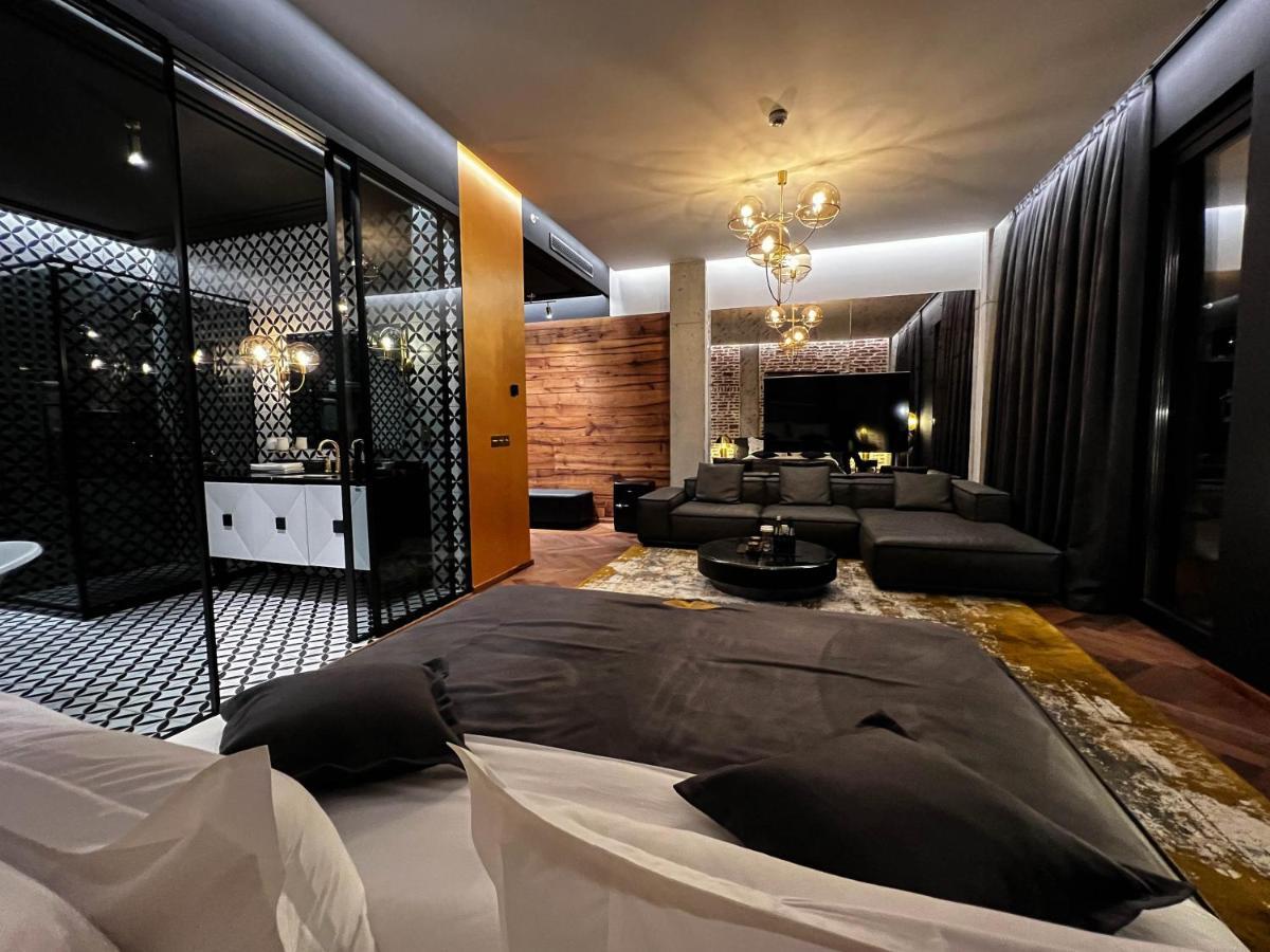 Mandarin Club House Otel Batum Dış mekan fotoğraf