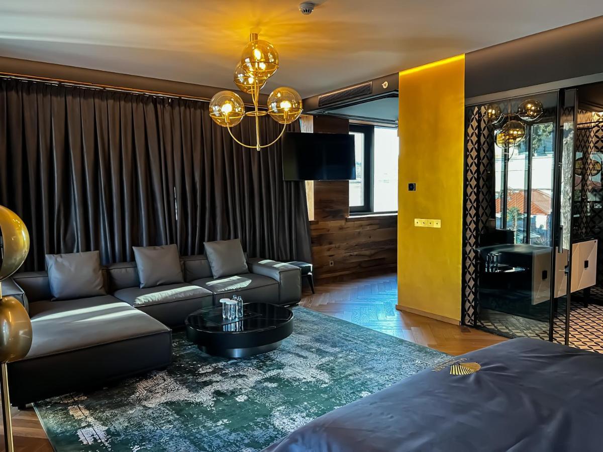 Mandarin Club House Otel Batum Dış mekan fotoğraf