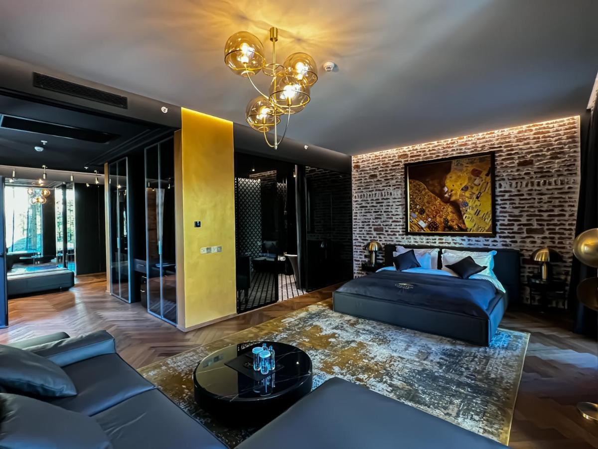 Mandarin Club House Otel Batum Dış mekan fotoğraf