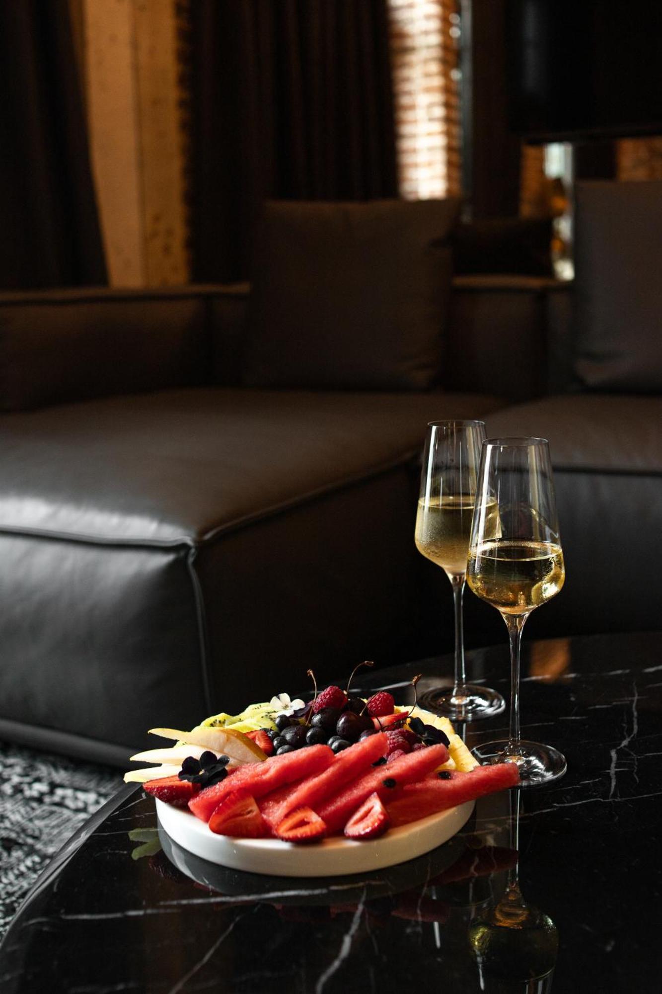 Mandarin Club House Otel Batum Dış mekan fotoğraf
