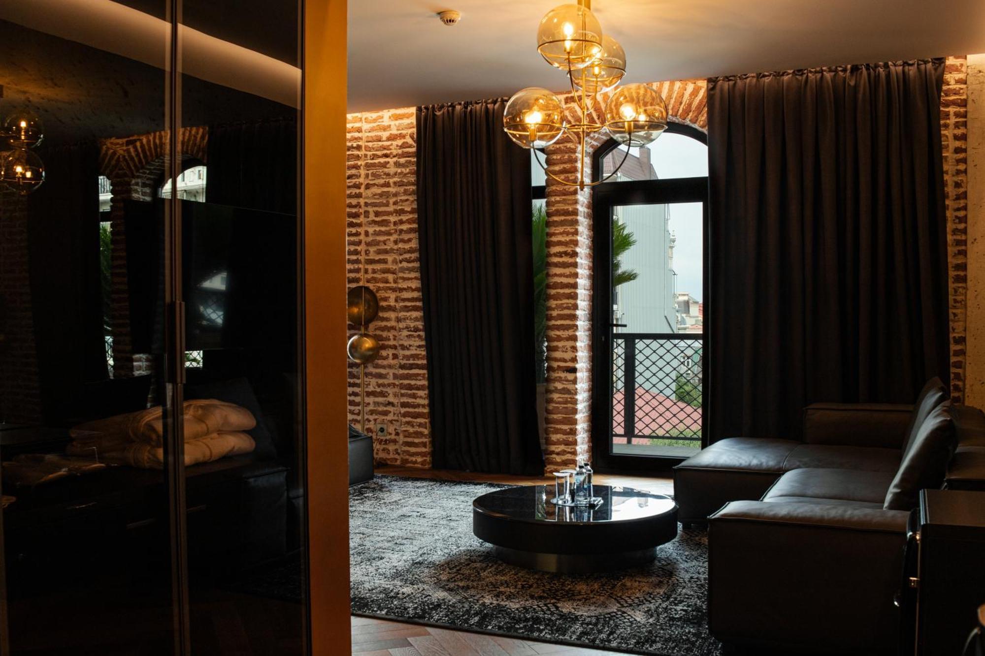 Mandarin Club House Otel Batum Dış mekan fotoğraf